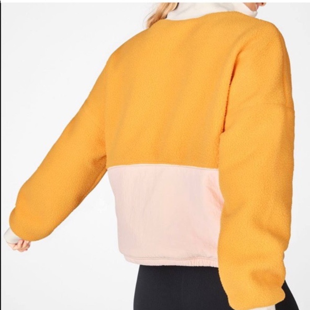🌼Fabletics Fleece Pullover🌼 - Picture 6 of 6